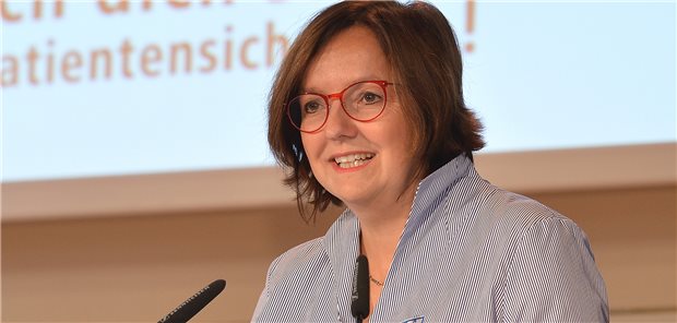 Sepsis früh erkennen – achten Sie auf diese Red Flags! APS-Vorsitzende und Anästhesistin Dr. Ruth Hecker