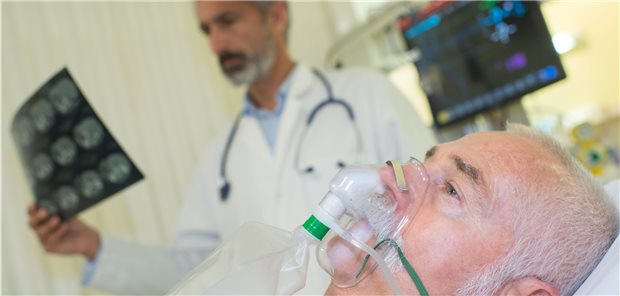 Lyse und Thrombektomie auch bei hochaltrigen Schlaganfall-Patienten! Akutbehandlung bei Schlaganfall: Je älter ein Patient ist, desto schwerer fällt die Auswahl der angemessenen Therapie.