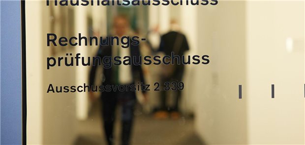 Nina Warken hat 19,28 Milliarden Euro in ihrem Ressort zur Verfügung Am Donnerstag haben Haushaltspolitiker in der sogenannten Bereinigungssitzung letzte Hand an den Bundeshaushalt 2025 angelegt.