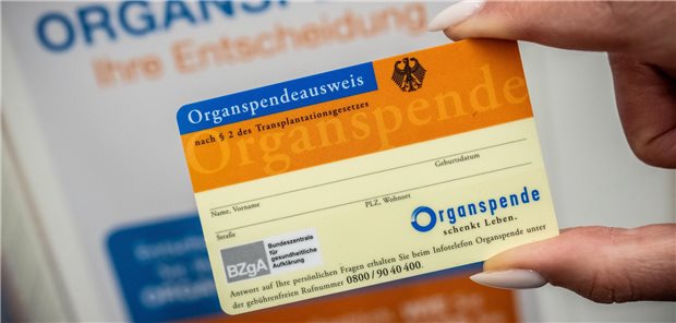 Organspende: Bundesländer legen Gesetzentwurf für Widerspruchslösung vor Auch auf dem Spendeausweis soll der Widerspruch vermerkt werden können.
