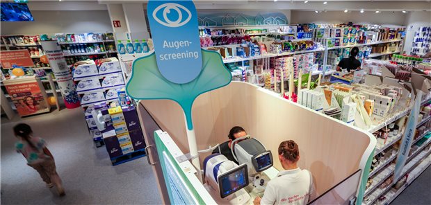 Wettbewerbszentrale klagt gegen Augenscreening in dm-Drogerien Augenuntersuchung zwischen Putzmitteln, Kosmetik und Katzenfutter: Alles andere als lege artis, findet die Wettbewerbszentrale.