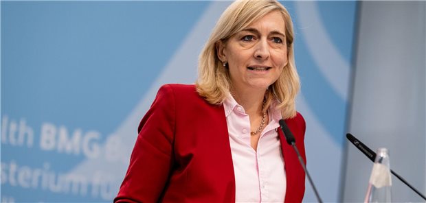 Beklagt eine Fehlentwicklung beim Medizinal-Cannabis-Gesetz und will Online-Verschreibungen verbieten: Bundesgesundheitsministerin Nina Warken.