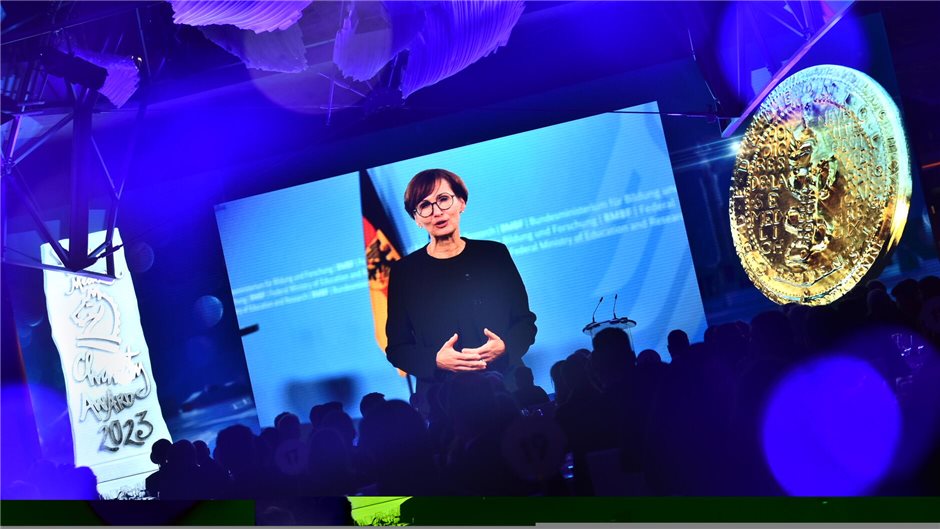 Bettina Stark-Watzinger, Bundesministerin für Bildung und Forschung, ist Schirmherrin des Galenus-von-Pergamon-Medaille.