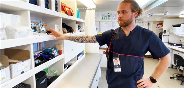 Im Video: So sieht die Klinik an Bord des Seenotrettungsschiffs Humanity 1 aus