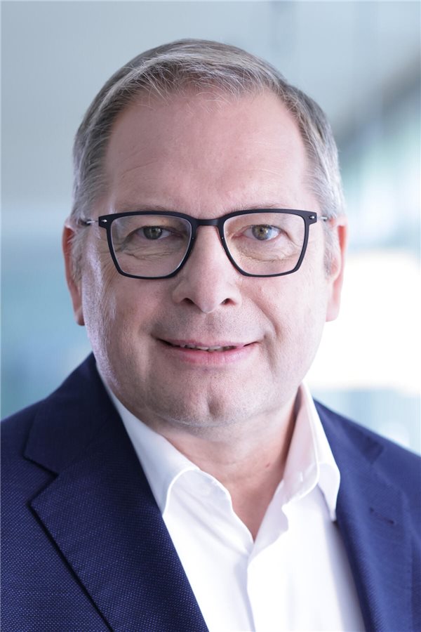 Nutzen- und Risikobewertung neuer Arzneimittel: Die Sicht des BfArM Nutzen- und Risikobewertung neuer Arzneimittel: Die Sicht des BfArM