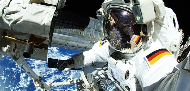 Bitte nicht krank werden! Einblicke in eine unbekannte Welt: Ein Weltraumarzt und seine sehr speziellen Patienten.