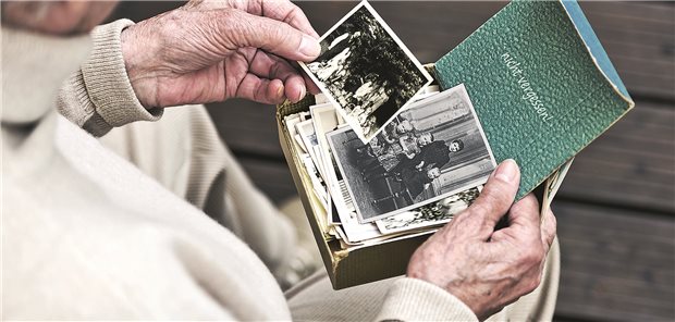 Demografie ursächlich für hohe Pflegeprävalenz? BARMER räumt mit gängigem Narrativ auf Blick zurück: Im Zuge der Pflegereform 2017 wurden Demenzerkrankungen stärker bei Leistungen nach SGB XI berücksichtigt.