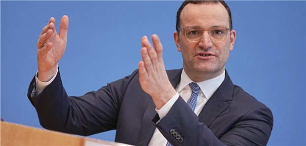 Die Spahnsche Corona-Impfstoff-Rechnung Bundesgesundheitsminister Jens Spahn versuchte auf einer Pressekonferenz am Montag Druck aus der Diskussion über die Deckelung der BioNTech-Lieferungen an Praxen zu nehmen.