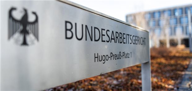 Teilzeitkräfte müssen für Überstundenzuschläge nicht die Vollzeitschwelle überschreiten Das Bundesarbeitsgericht in Erfurt