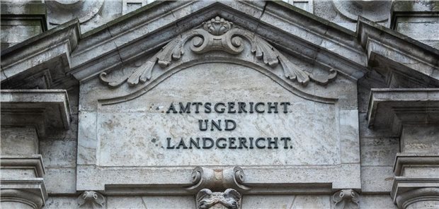Das Landgericht Regensburg hat im Prozess gegen vier Pflegekräfte lange Haftstrafen verhängt.