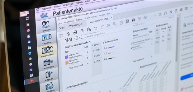 Oberlandesgericht stärkt Anspruch auf kostenlose Kopie der Patientenakte Eine Patientenakte auf dem Bildschirm.