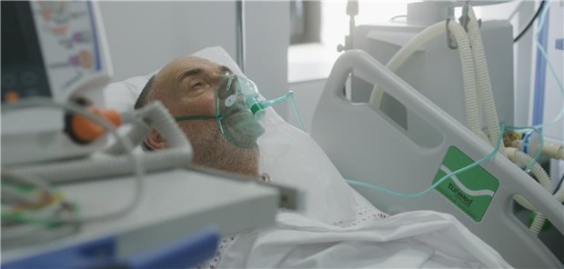 Das Respiratory-Syncytial-Virus (RSV) ist eine bedeutende Ursache schwerer akuter Atemwegserkrankungen bei älteren Erwachsenen, einschließlich Verschlechterungen chronischer kardiopulmonaler Beschwerden.