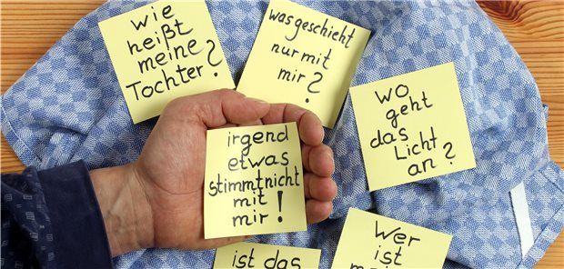 Kabinett verabschiedet Nationale Demenz-Strategie Demenzpatienten leiden schwer unter ihrem Gedächtnisverlust. Mit einer Nationalen Demenzstrategie soll der Umgang mit der Erkrankung verbessert werden.