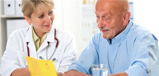 Der Impfkalender für Senioren ist simpel. Nur die Grippe-Impfung muss jedes Jahr neu erfolgen. (Symbolbild mit Fotomodellen)