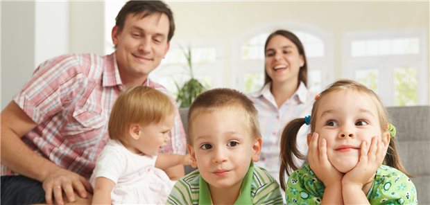 Die Ampelkoalition will Familien beim Pflegebeitrag entlasten.
