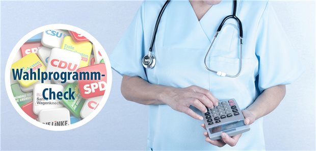 Wahlprogramm-Check zur GKV-Finanzierung Ein Arzt hält einen Taschenrechner in der Hand und tippt Zahlen ein.