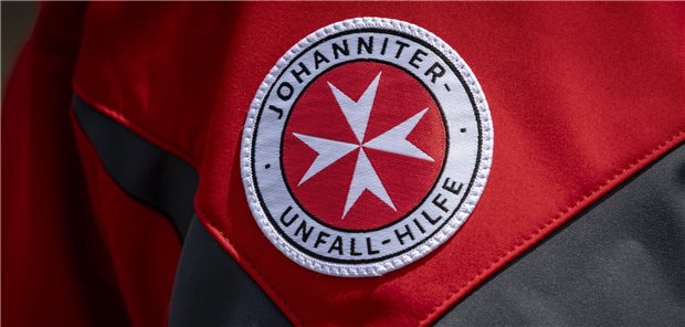 KV Niedersachsen mit neuem Ärztlichen Bereitschaftsdienst sehr zufrieden Die Johanniter Unfallhilfe schickt im Bereitschaftsdienstprojekt „KVN.akut“ einen Arzt oder eine Gesundheitsfachkraft mit einem Fahrer zum Hausbesuch.