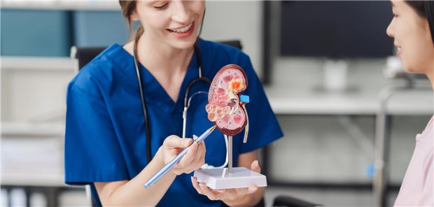 Die PD spart nicht nur Personalressourcen. Sie bietet Patienten auch mehr Freiraum und Lebensqualität, so Dr. Kevin Schulte vom Uniklinikum Schleswig-Holstein, der das Projekt SKIP-SH am Kieler Campus mit initiiert hat. (Motiv mit Fotomodellen)