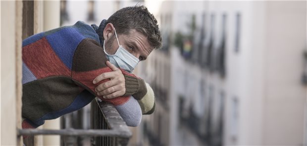 Die Quarantäne-Zeiten infolge eines Kontakts mit einem Corona-Infizierten soll unter bestimmten Voraussetzungen für Beschäftigte in Praxen, Kliniken und Pflegeheimen verkürzt werden können.