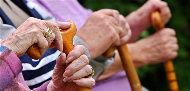 Die Zusammensetzung der Bevölkerung in Deutschland wird sich in den kommenden Jahrzehnten verändern – der Anteil der Rentner steigt.