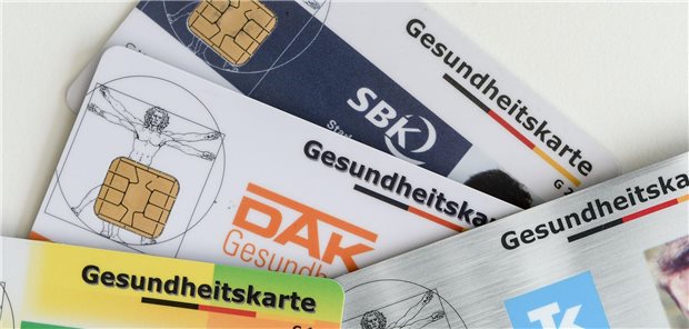 Krankenkassen mit Überschuss von 2,84 Milliarden Euro zur Jahresmitte Die gesetzlichen Krankenkassen erzielen im ersten Halbjahr 2025 zwar Überschüsse, aber die Ausgaben steigen weiter kräftig.