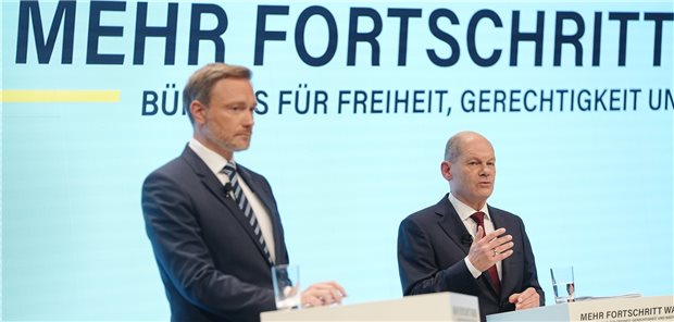 Die künftigen Ampel-Koalitionäre bei der Vorstellung ihrer Pläne am Mittwochnachmittag – hier (v.l.) FDP-Chef Christian Lindner und der mutmaßlich künftige Bundeskanzler Olaf Scholz (SPD).