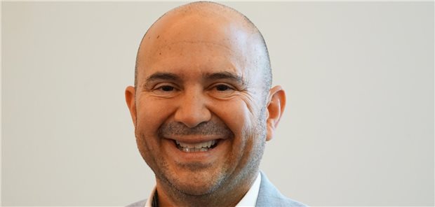 „Digitalisierung und KI sind Werkzeuge für den Menschen – nicht umgekehrt“, sagt Healthcare-Manager Francisco X. Moreano.