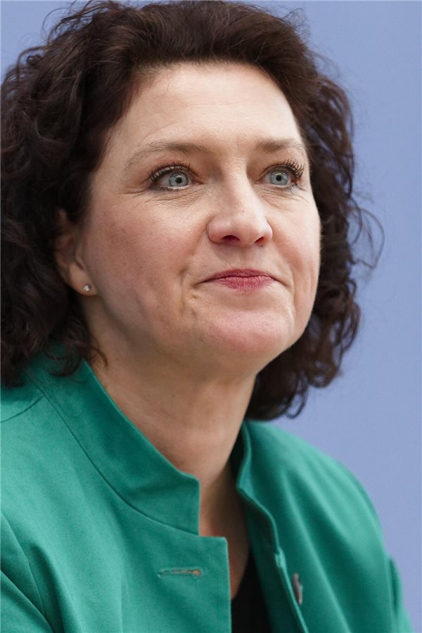 Primärarztsystem: AOK setzt auf Teampraxis Dr. Carola Reimann, Vorstandsvorsitzende des AOK-Bundesverbandes