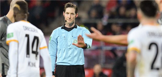 Dr. Matthias Jöllenbeck hat bislang vorwiegend in der 2. Bundesliga gepfiffen. In der nun beginnenden Saison wird er auch erstmals Bundesliga-Spiele leiten.