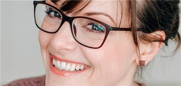 Dr. Ulrike Koock, angestellte Hausärztin in einer Praxis in der hessischenWetterau, schreibt genauso gerne, wie sie heilt.