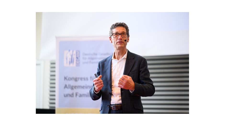Energiegeladener Keynote-Speaker: Ulrich Schnabel, Wissenschaftsredakteur der Wo...