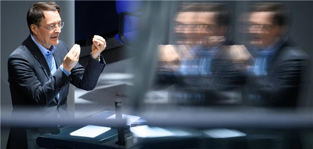 Klinikreform: Laumann kündigt im Bundestag Gang zum Vermittlungsausschuss an Engagierter Bundesgesundheitsminister: Karl Lauterbach hat seine Klinikreform nun durch den Bundestag gebracht.