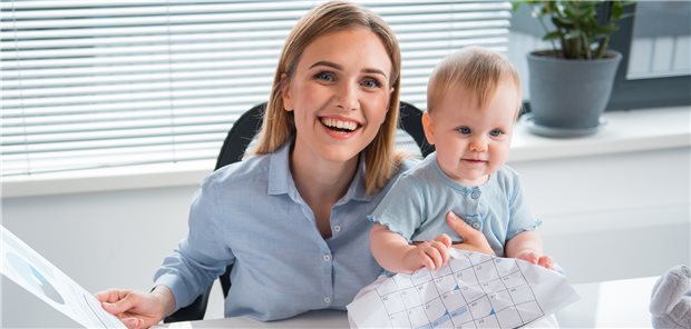 Familie und Karriere: Die Arbeit in der Praxis kann auch Erholung ein. (Symbolbild mit Fotomodell)
