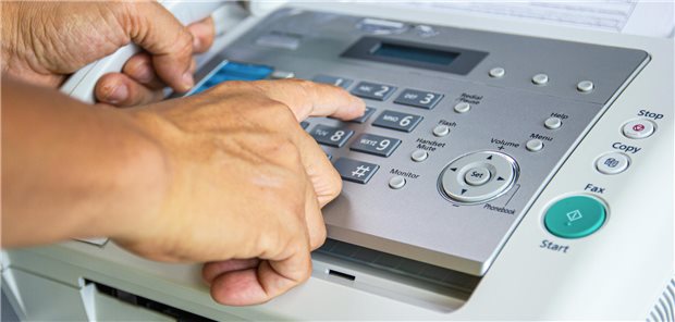 Faxgeräte dominieren nach wie vor die Kommunikation zwischen Krankenhäusern und Arztpraxen. Die Technik gilt als veraltet.