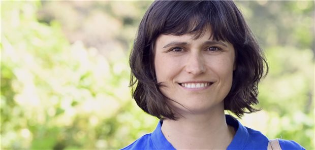 KI als Helfer bei Sprachbarrieren? Das Forschungsprojekt SIMPLE zeigt, was möglich ist Forscht zum Thema Sprachmittlung im Gesundheitswesen: Sozialwissenschaftlerin Aferdita Suka.