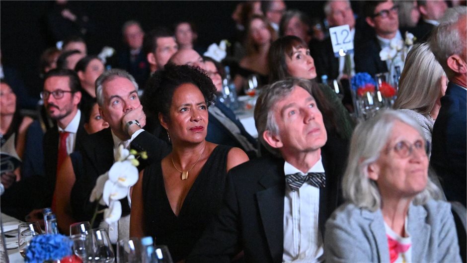 Gespanntes Warten auf die nächsten Preisverkündungen. 