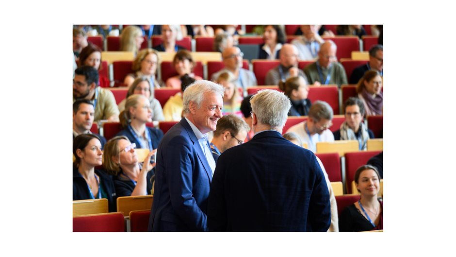 Hausärztliche Prominenz im Hörsaal vor der Eröffnungsveranstaltung zum 59. Kongr...