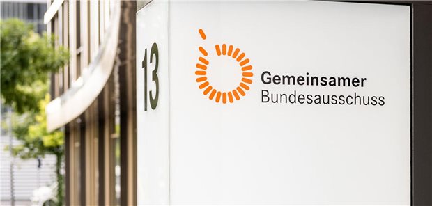 Pflegekompetenzgesetz: Warum der G-BA den Katzentisch fürchtet Schild vor dem Sitz des Gemeinsamen Bundesausschusses