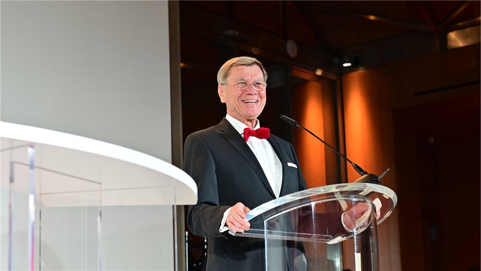 Jury-Vorsitzender Prof. Erland Erdmann lobt die Arzneimittelinnovationen.