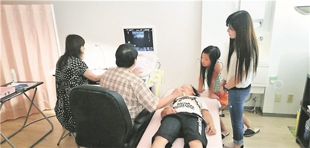 Kostenlose Schilddrüsenscreenings für Kinder und Jugendliche sollen bald in einer speziellen Praxis in Fukushima erfolgen.