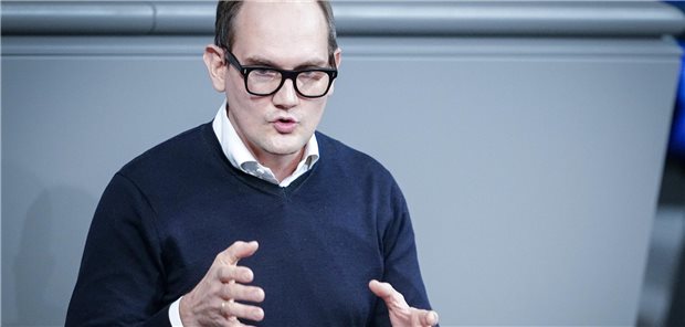 Notfallmediziner Janosch Dahmen bleibt Gesundheitssprecher der Grünen-Fraktion Kümmert sich in der Grünen-Fraktion als fachpolitische Sprecher um Gesundheit und Pflege: Die Abgeordneten Janosch Dahmen und Simone Fischer.