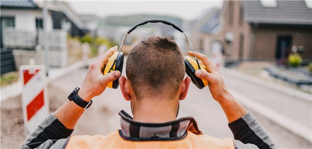 Lärmschutz am Arbeitsplatz ist nur eine Maßnahme, um dem Erwerb von Berufskrankheiten effektiv vorzubeugen.