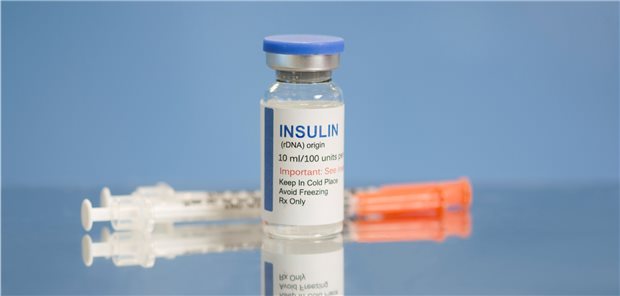 Insulin vor dem Müll retten: Hilfsdienst sammelt Arznei für Entwicklungsländer Insulinfläschchen mit Spritze