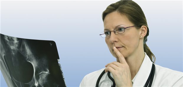 Behandlungsfehler: Die meisten Fälle konzentrieren sich auf wenige Disziplinen Liegt ein Behandlungsfehler vor? Hier sind Gutachter gefragt, zum Beispiel vom Medizinischen Dienst.