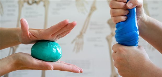 Nach Darstellung des WIdO haben Ergotherapeuten seit 2019 am stärksten von der Neuregelung der Vergütung profitiert.