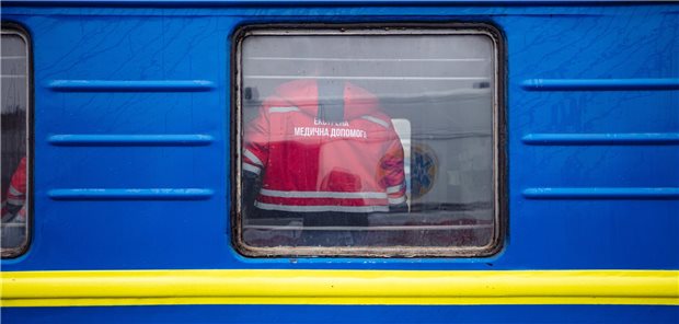Ampelregierung stockt Medizinhilfe für ukrainische Kriegsverletzte auf Per Zug: Ukraine evakuiert schwer verletzte Soldaten und Zivilisten. Mehr als 1000 Ukrainer wurden bereits in deutschen Kliniken behandelt.