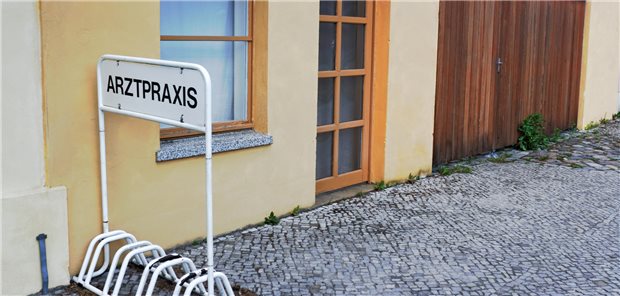 Politiker und Ärztevertreter im Saarland warnen davor, beim Ärztemangel zu früh Entwarnung zu geben. 