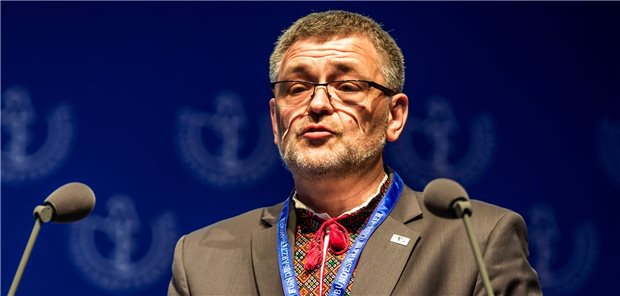 Bazylevych: „Hilfslieferungen in die Ukraine retten Leben“ Professor Andriy Bazylevych, Vorstandsmitglied des Ukrainischen Ärzteverbandes, berichtete auf dem Deutschen Ärztetag von großen Schäden, die die russischen Angriffe an Einrichtungen des ukrainischen Gesundheitswesens verursacht hätten.