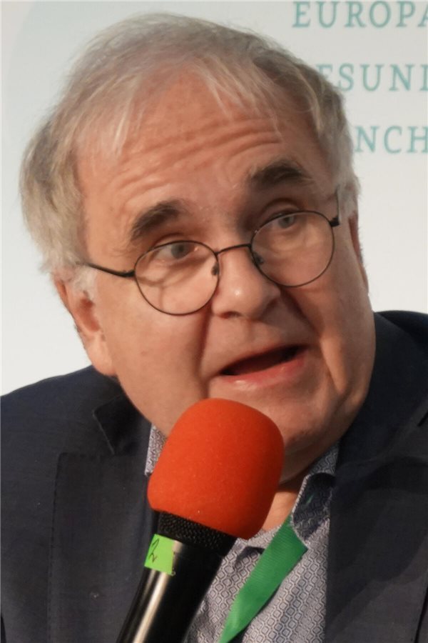 Warum eine verpflichtende Pflege-Zusatzversicherung sinnvoll ist Professor Dr. Jürgen Wasem