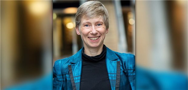 Vitamine, Kräuter & Co bei Krebs? – Was Patienten wirklich hilft Professor Jutta Hübner ist Ärztin für Innere Medizin mit dem Schwerpunkt Hämatologie und Internistische Onkologie sowie Palliativmedizin.